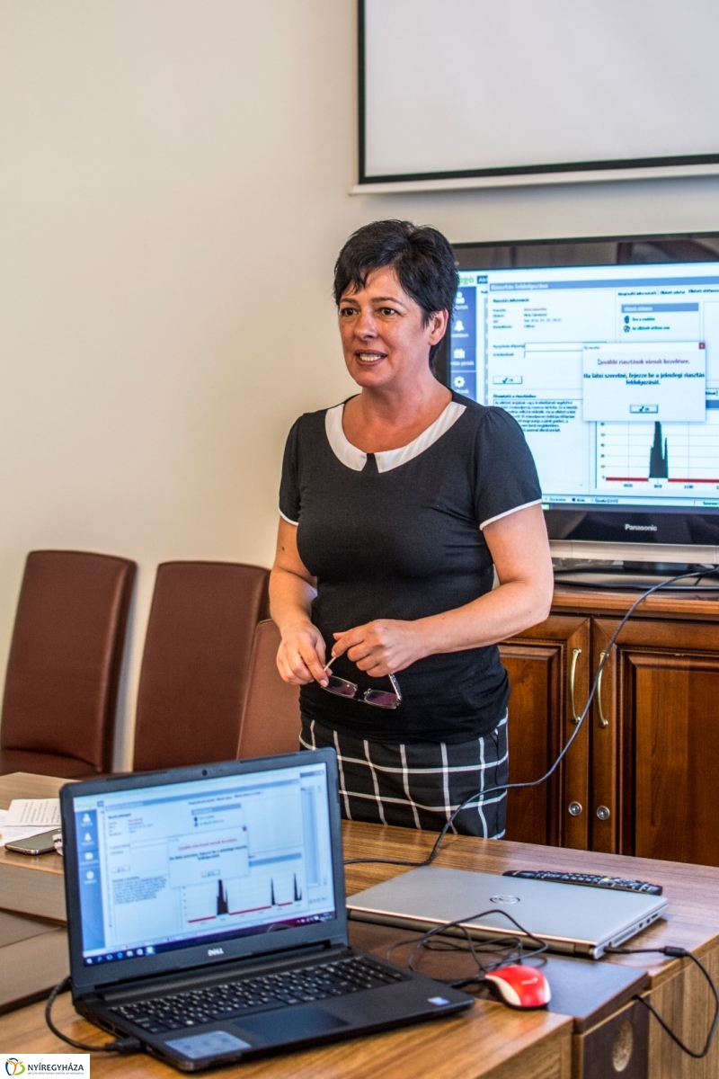 Digitális segélyhívók