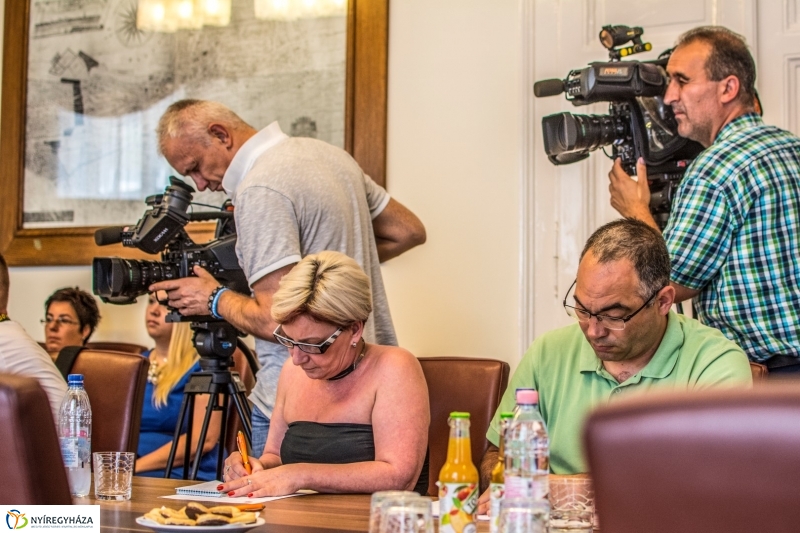 Digitális segélyhívók