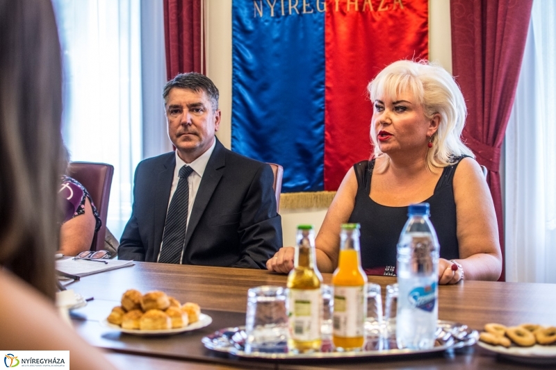 Digitális segélyhívók