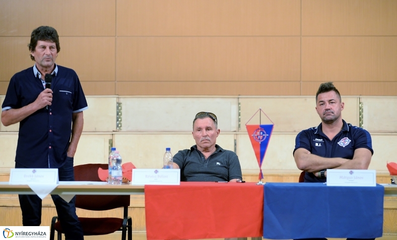 Szurkolói ankét a Szparinál