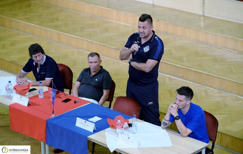 Szurkolói ankét a Szparinál