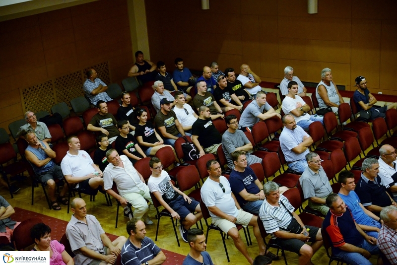 Szurkolói ankét a Szparinál