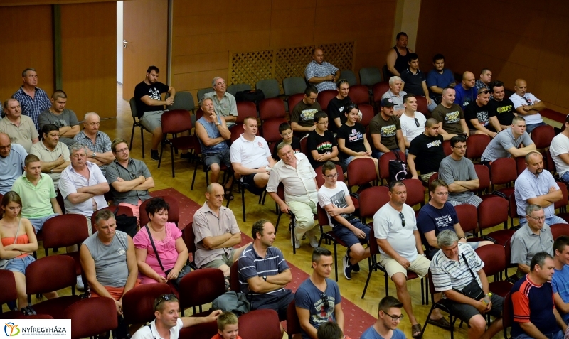 Szurkolói ankét a Szparinál