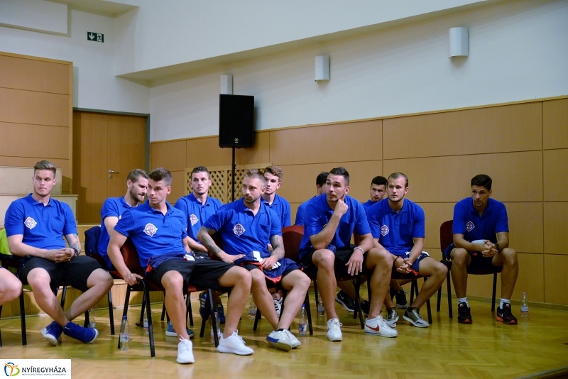 Szurkolói ankét a Szparinál