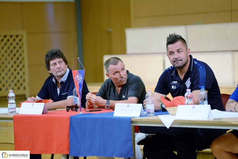 Szurkolói ankét a Szparinál