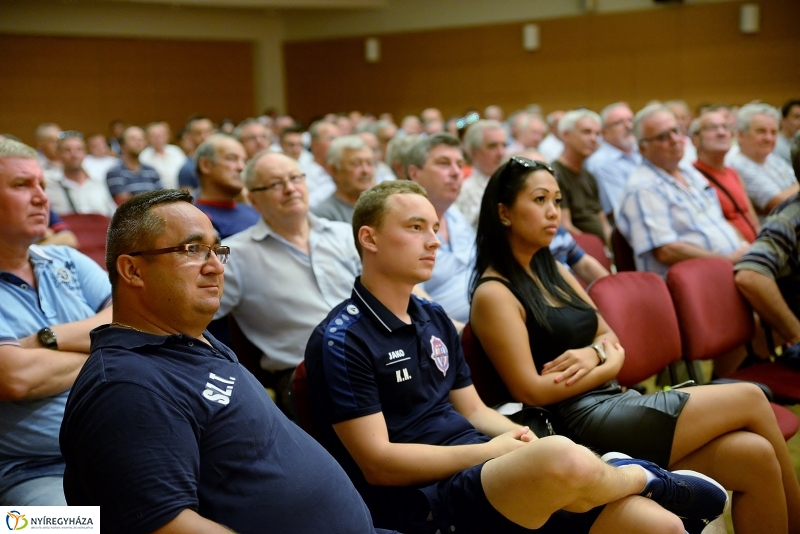 Szurkolói ankét a Szparinál