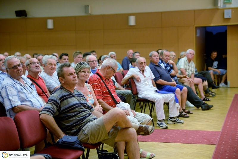 Szurkolói ankét a Szparinál