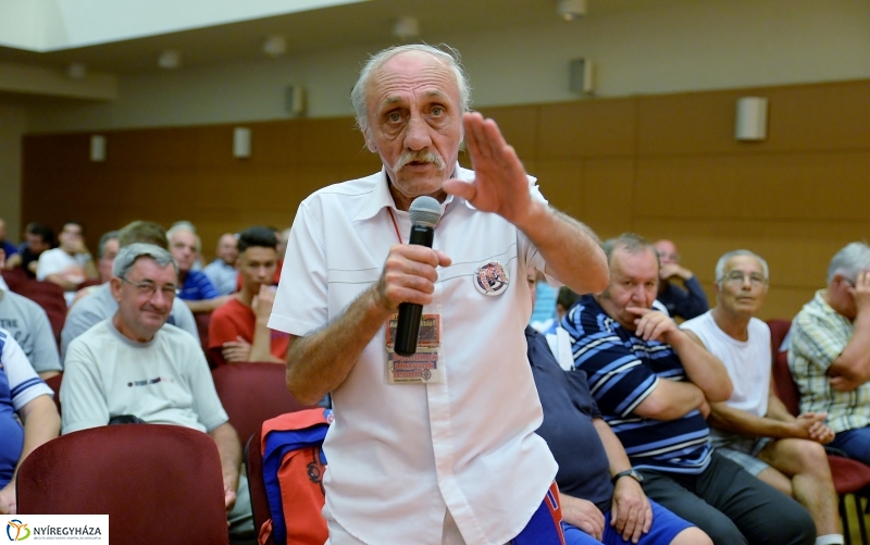 Szurkolói ankét a Szparinál