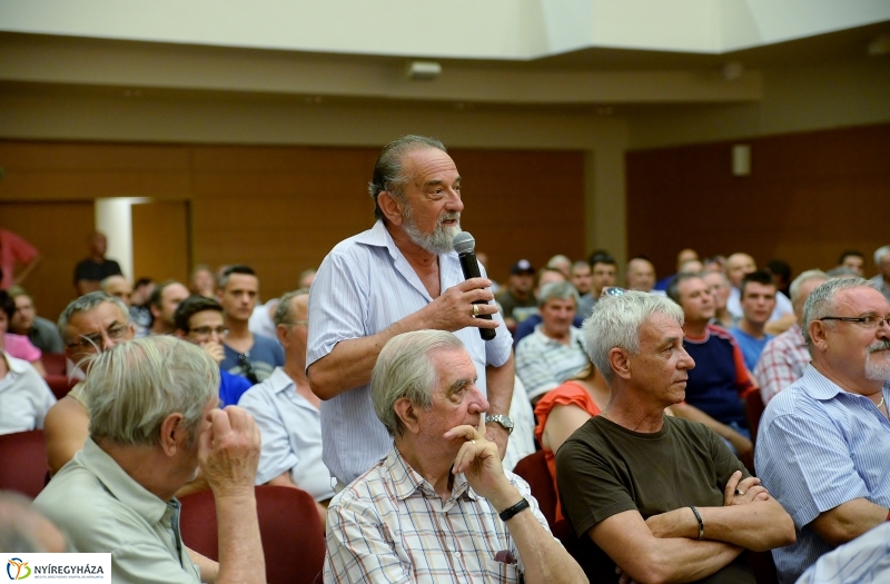 Szurkolói ankét a Szparinál