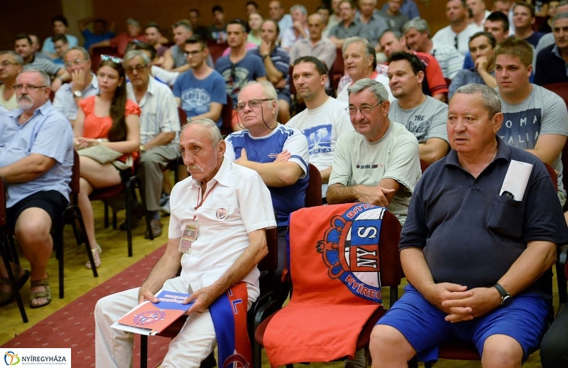 Szurkolói ankét a Szparinál