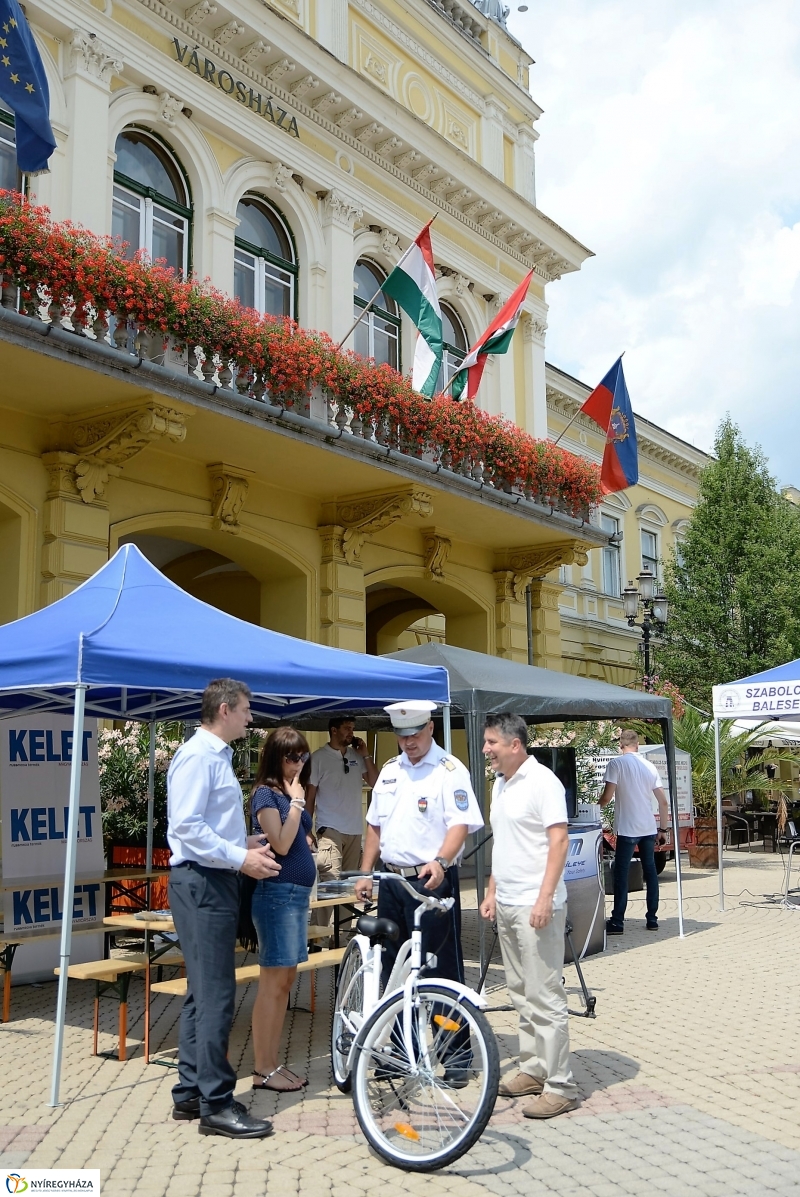 Közlekedésbiztonsági nap a Kossuth téren
