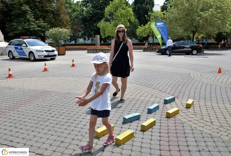 Közlekedésbiztonsági nap a Kossuth téren