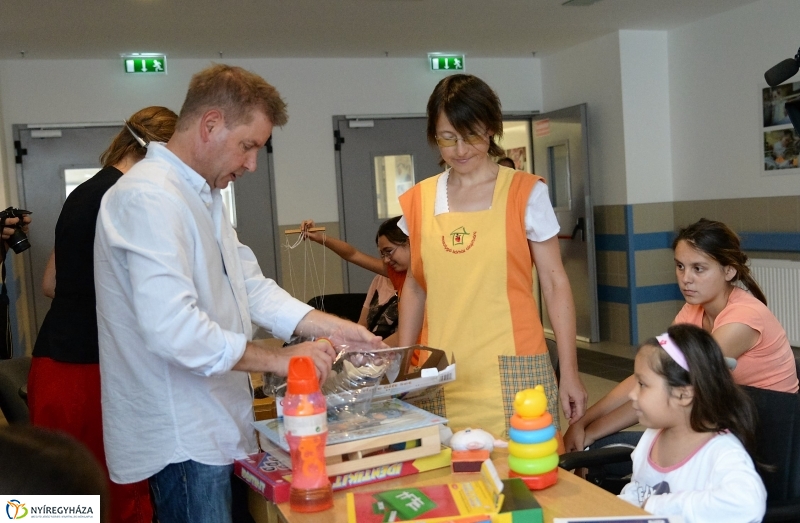 Játékadomány a gyermekosztály részére