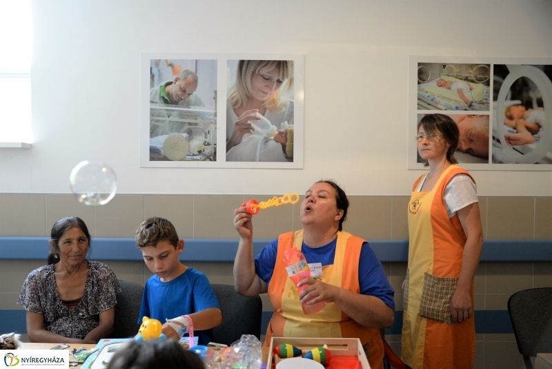 Játékadomány a gyermekosztály részére