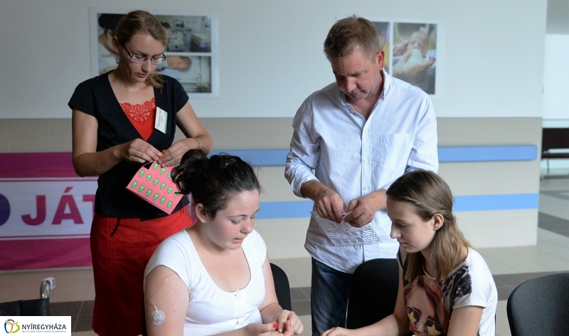 Játékadomány a gyermekosztály részére