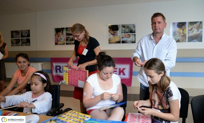 Játékadomány a gyermekosztály részére