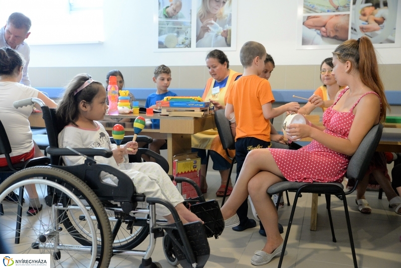 Játékadomány a gyermekosztály részére