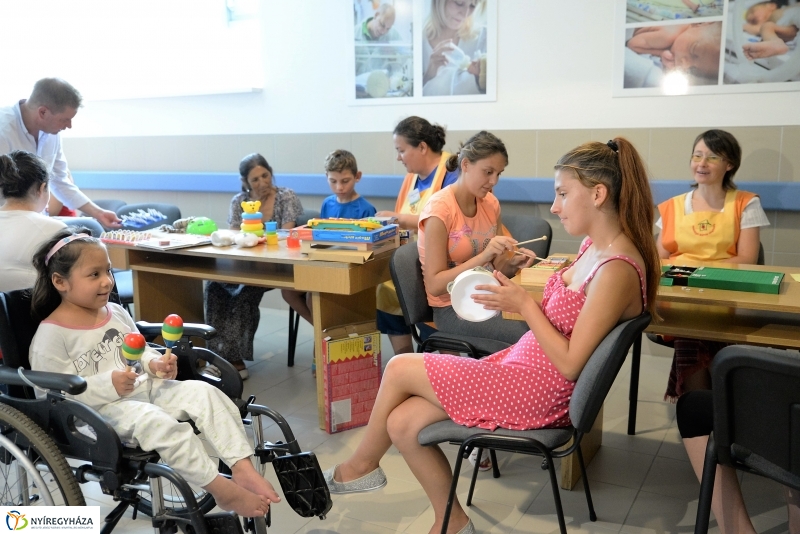 Játékadomány a gyermekosztály részére