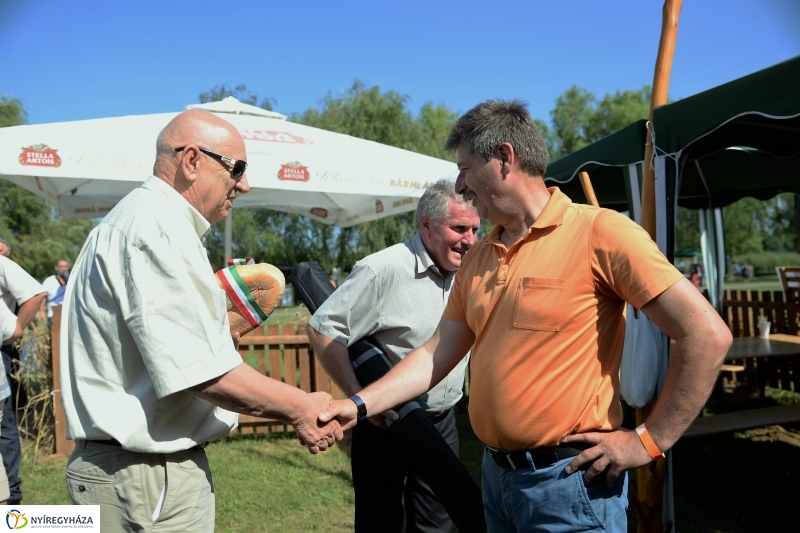 Magyarok Kenyere Program-adományátadás Apagyon