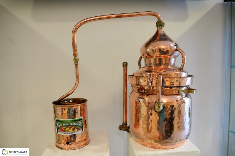 Kiállításmegnyitó a Pálinkaházban