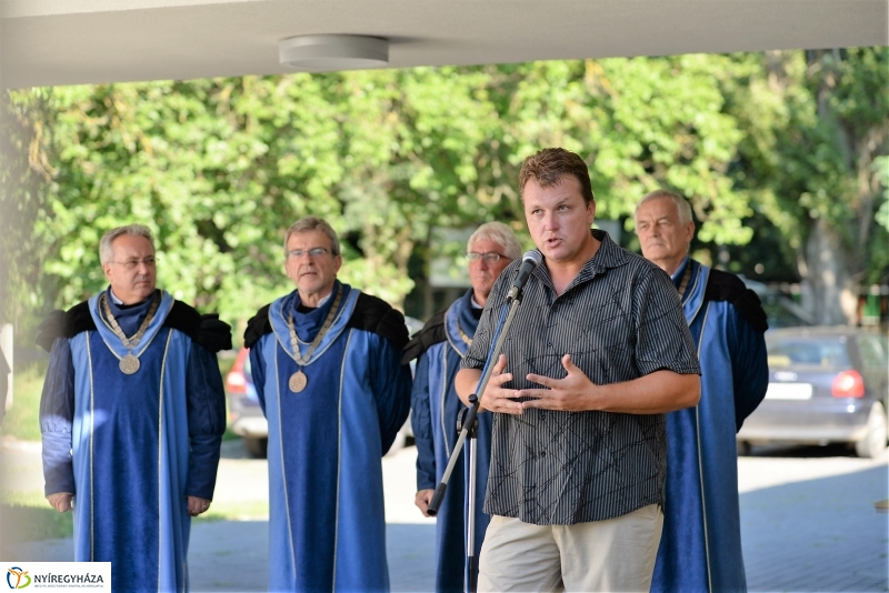 Kiállításmegnyitó a Pálinkaházban