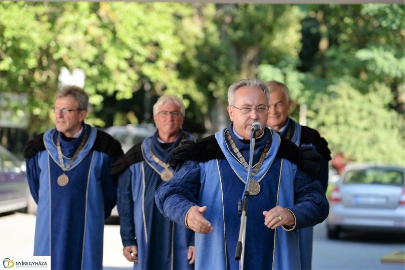 Kiállításmegnyitó a Pálinkaházban