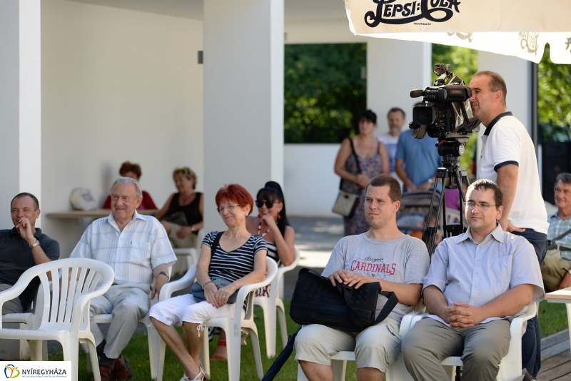 Kiállításmegnyitó a Pálinkaházban