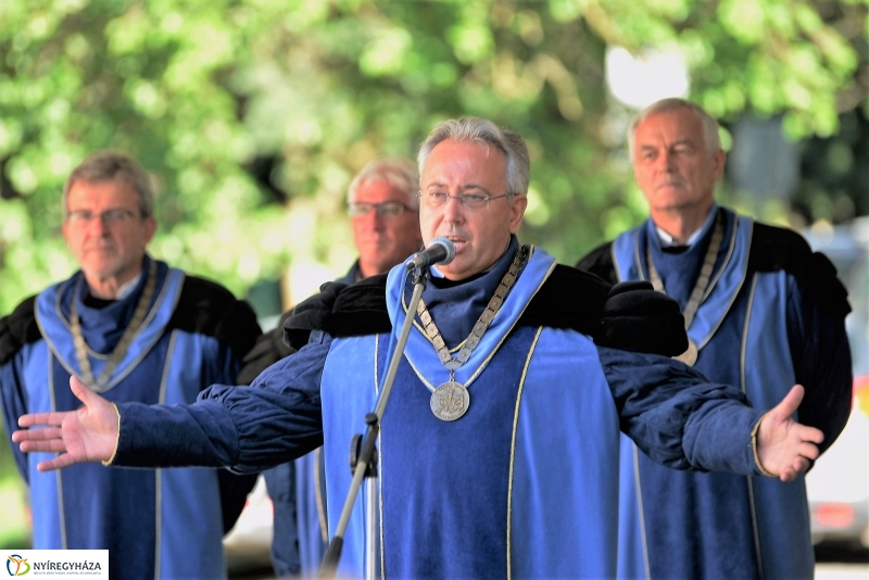 Kiállításmegnyitó a Pálinkaházban