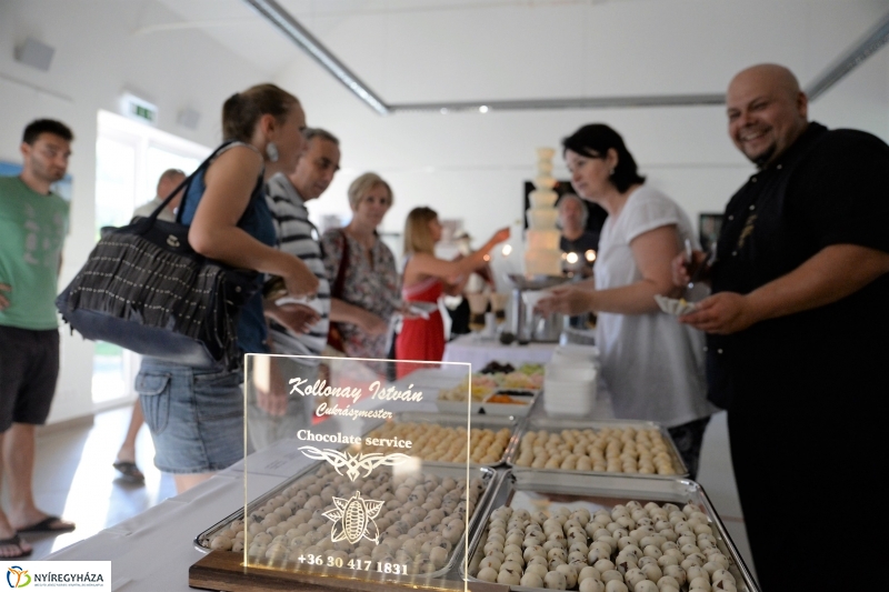 Kiállításmegnyitó a Pálinkaházban