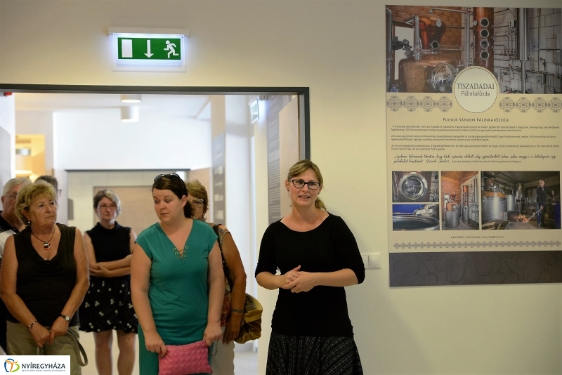 Kiállításmegnyitó a Pálinkaházban