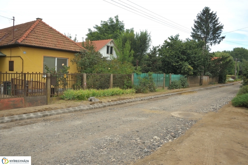 Útfelújítás a Mohács utcán