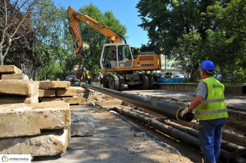 Rekonstrukció az Eperjes utcán