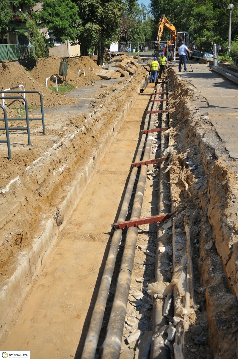 Rekonstrukció az Eperjes utcán