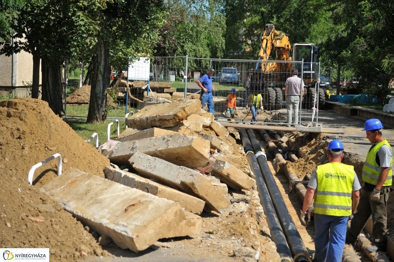 Rekonstrukció az Eperjes utcán