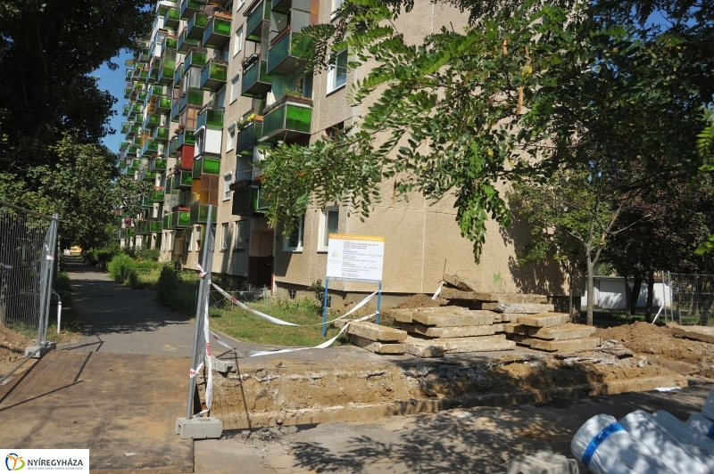 Rekonstrukció az Eperjes utcán