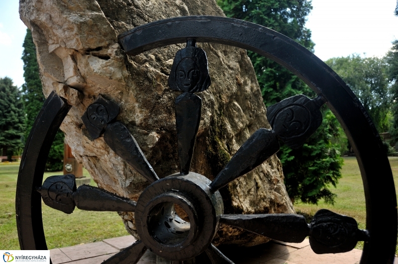 Roma Holocaustra emlékeztek