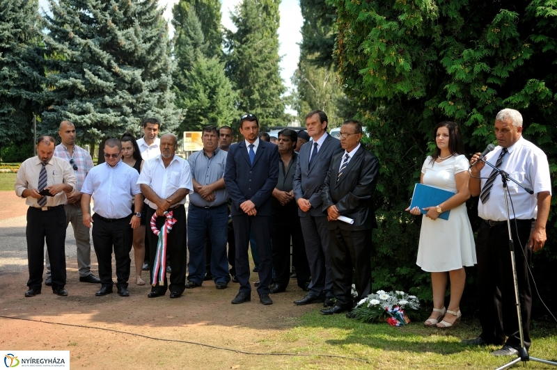 Roma Holocaustra emlékeztek