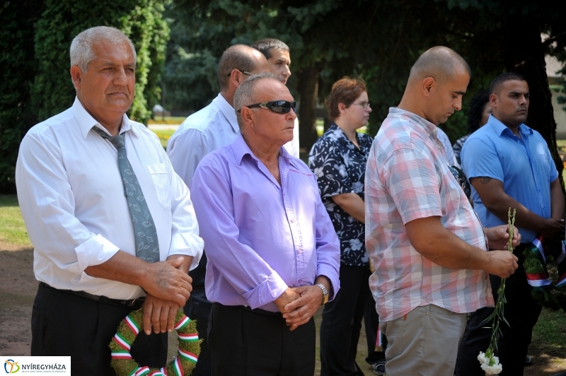 Roma Holocaustra emlékeztek