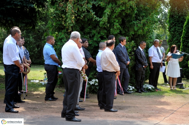 Roma Holocaustra emlékeztek