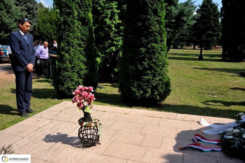 Roma Holocaustra emlékeztek