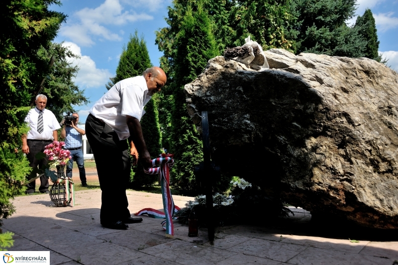 Roma Holocaustra emlékeztek