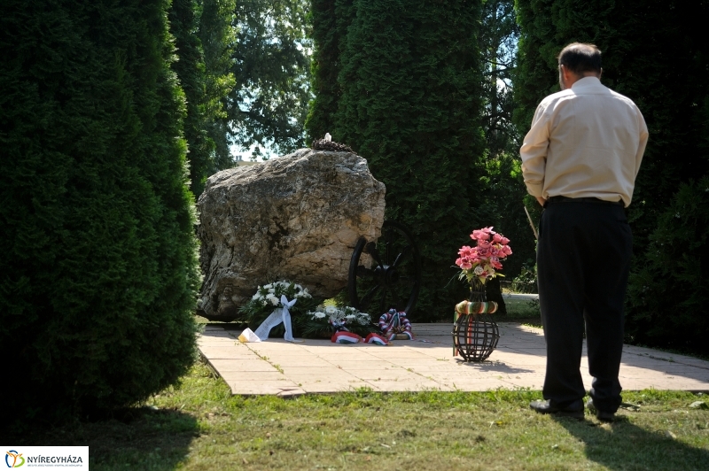 Roma Holocaustra emlékeztek