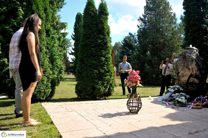 Roma Holocaustra emlékeztek