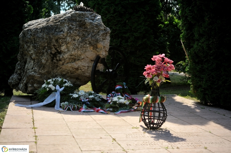 Roma Holocaustra emlékeztek