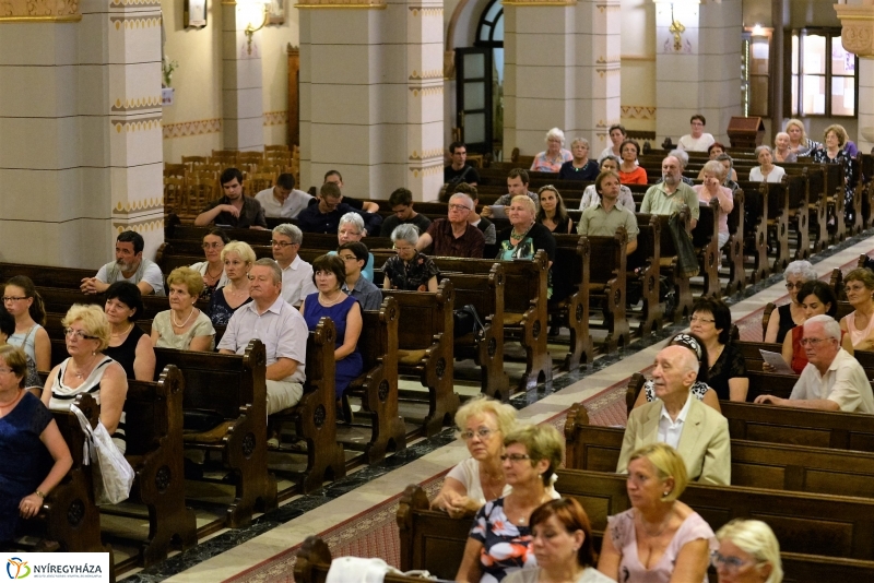 Orgonapont-hangverseny a templomban