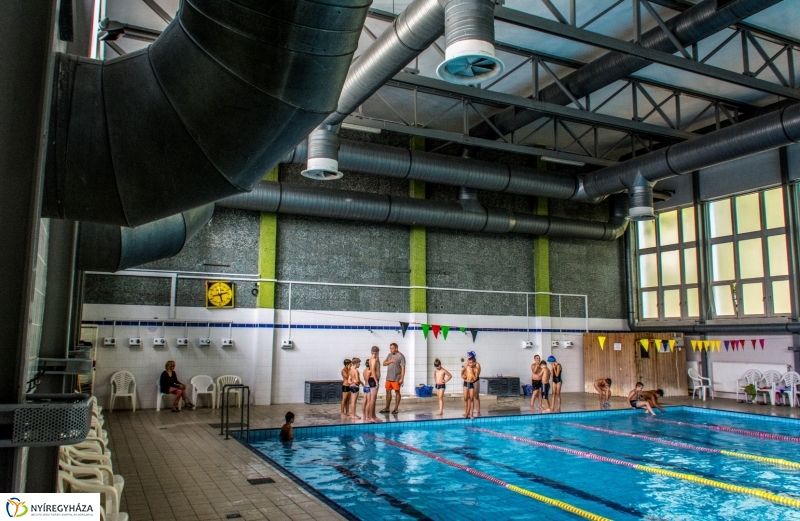 Úszótábor az Arany János Gimnáziumban