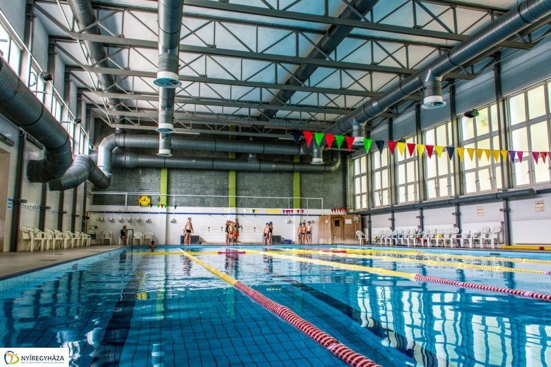 Úszótábor az Arany János Gimnáziumban