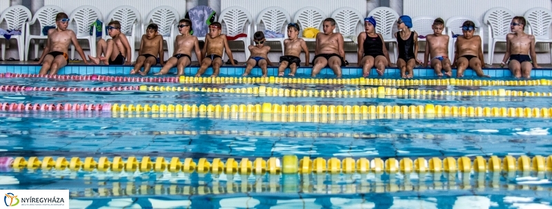 Úszótábor az Arany János Gimnáziumban