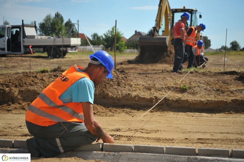 Útfelújítás a Lombkorona utcán