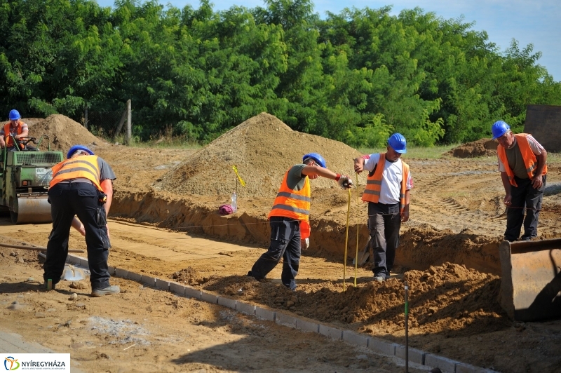 Útfelújítás a Lombkorona utcán